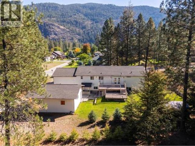 1261 Main Street, Christina Lake, BC, V0H 1E0 house for sale | Listing ID 10401 | Royal LePage