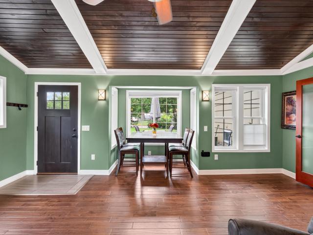 1261 Gary Drive
