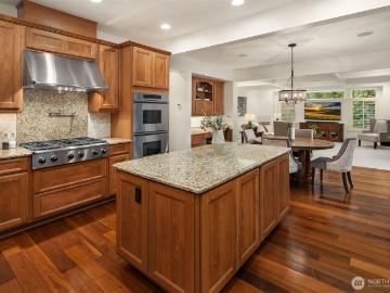 1262 rd Avenue NE, Bellevue, US, WA