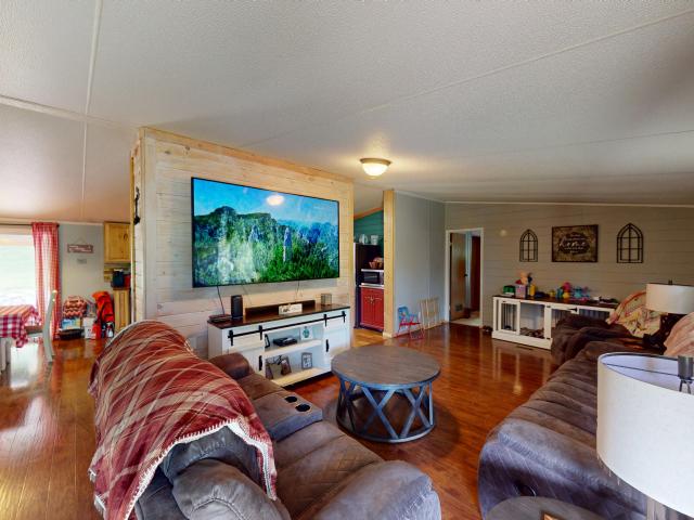1262 Tom Garrison Rd