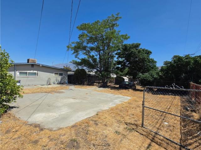 1263 N Phillips