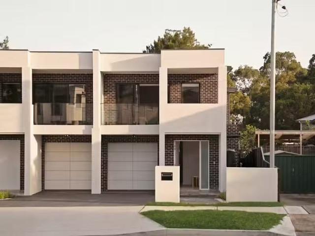 1/26 & 2/26 Enright Street, East Hills Townhouse for rent Lis.