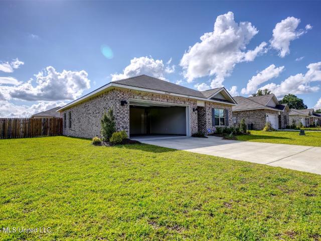 126 Cedar Ridge Boulevard