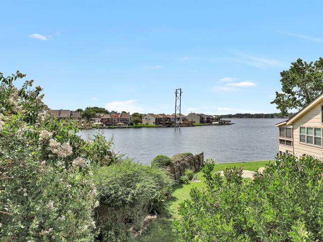 126 April Point Drive N