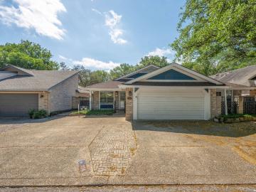 126 Golden Way, Universal City, TX 78148 | MLS #1957