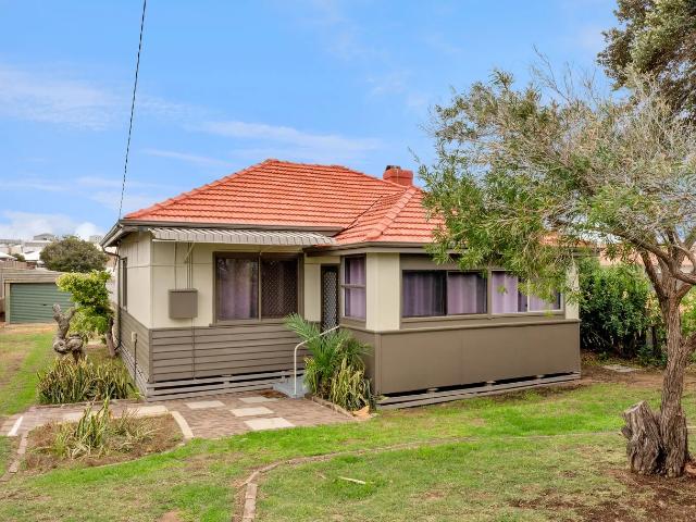 126 Fraser Street, Beachlands, WA 6530 House for Rent Geraldton | Dongara