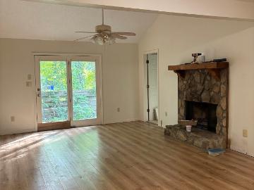 126 Oak Circle