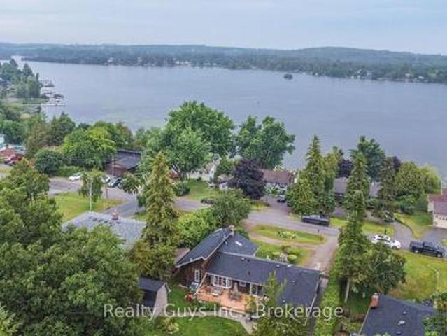 126 Lakeside Drive, Selwyn, ON, K0L 1T0 house for sale | Listing ID X13809 | Royal LePage