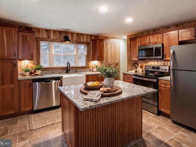 126 mill hill rd