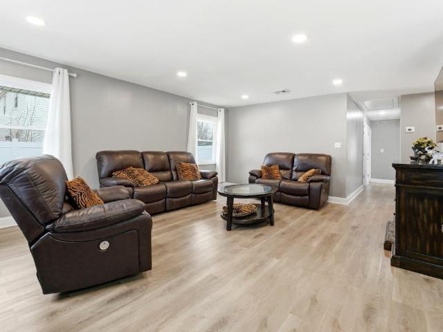 126 Millbrook Dr