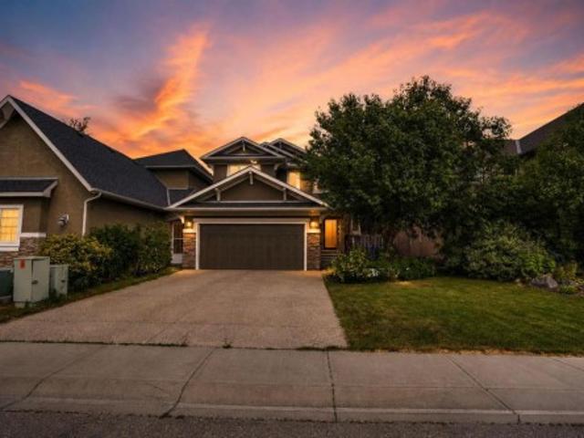 126 Panatella Crescent Nw, Calgary, AB, T3K 0M5 house for sale | Listing ID A2334 | Royal LePage