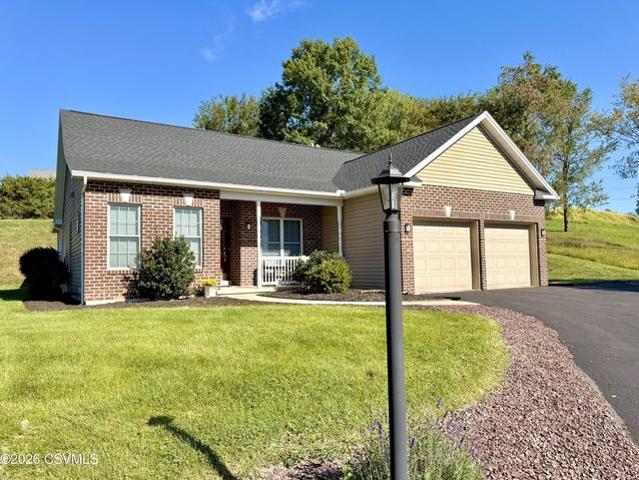 126 Reagan Cir, Northumberland, PA 17857