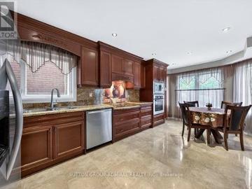 126 Redondo Drive E, Vaughan, ON, L4J 7S5 house for sale | Listing ID N13034 | Royal LePage