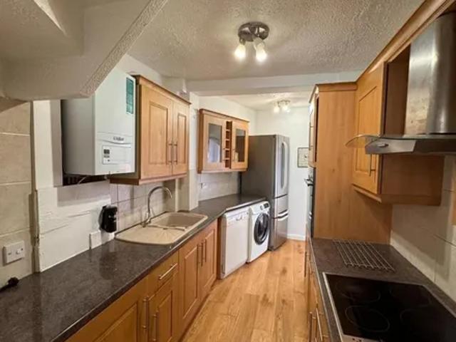 126 Rushden Gardens, London, IG5 0BN, United Kingdom | 4 bed duplex for rent #139621213 | Rentberry