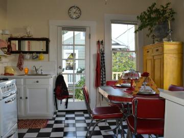 126 W De La Guerra St, Santa Barbara, US, CA