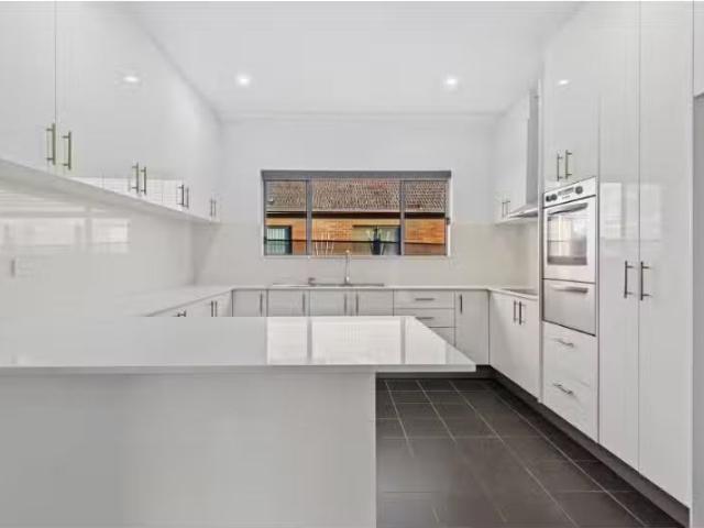 126 The Boulevarde, Caringbah House for rent Listed by Michae.