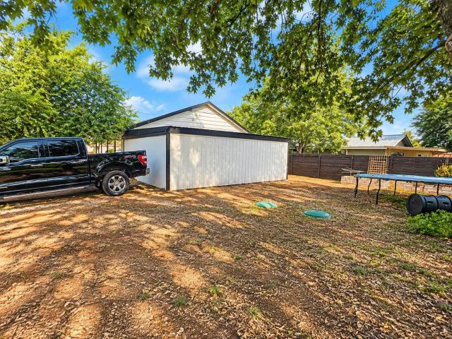 126 Travis Ln
