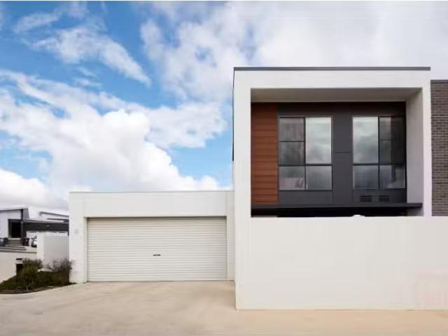12/75 Bellhouse Crescent, Moncrieff Townhouse for rent Listed.