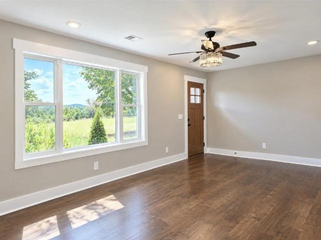1277 NE Bluff Springs Rd