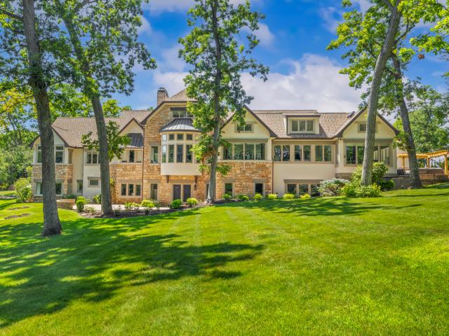 1277 Geneva National W Ave
