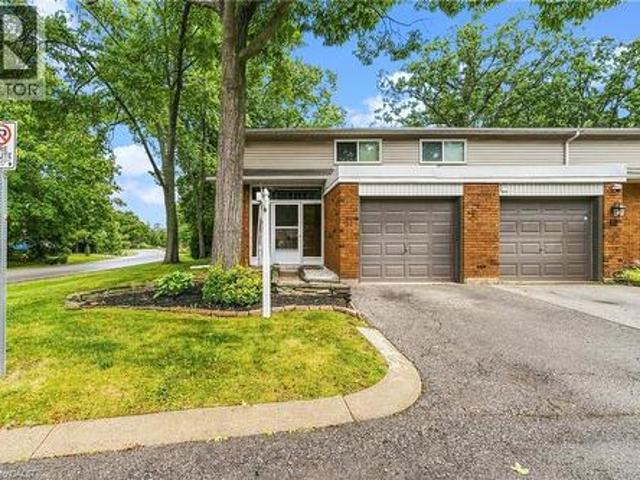 1270 Gainsborough Drive Unit# 61, Oakville, ON, L6H 2L2 townhouse for sale | Listing ID 40866 | Royal LePage