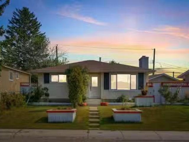 1271 Penedo Crescent Se, Calgary, AB, T2A 3N7 house for sale.
