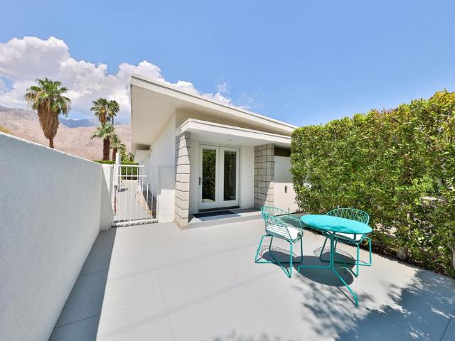 1272 N Riverside Drive