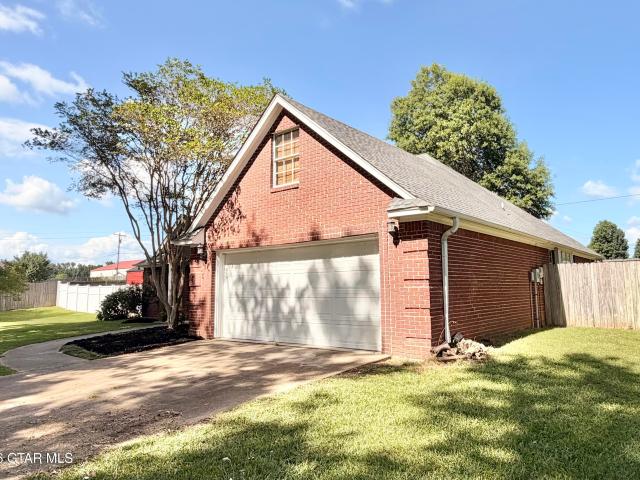 1272 Caledonia Steens