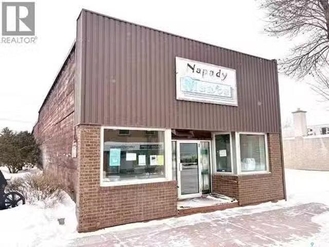 127 3Rd Avenue W, Melville, SK, S0A 2P0 commercial for sale.