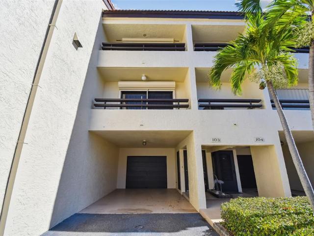 127 1st St E, Unit 103, Tierra Verde, FL 33715 | MLS #TB8421
