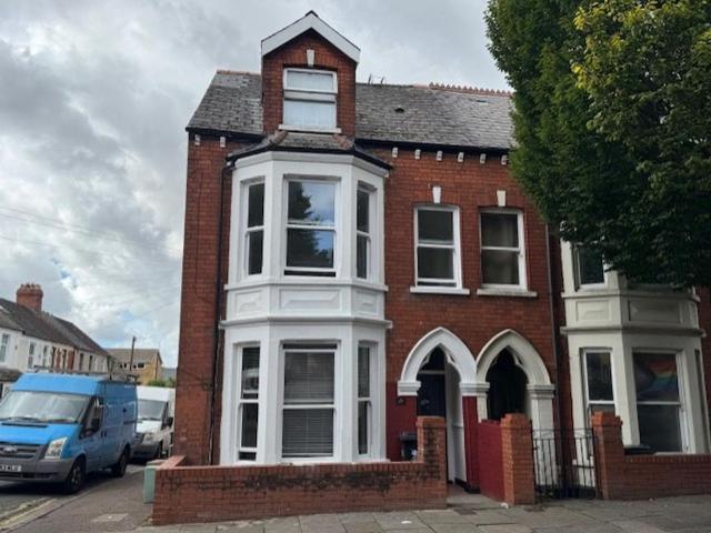 127 Clive Road, Canton, CF5 1 bed in a house share to rent £650 pcm £150 pw
