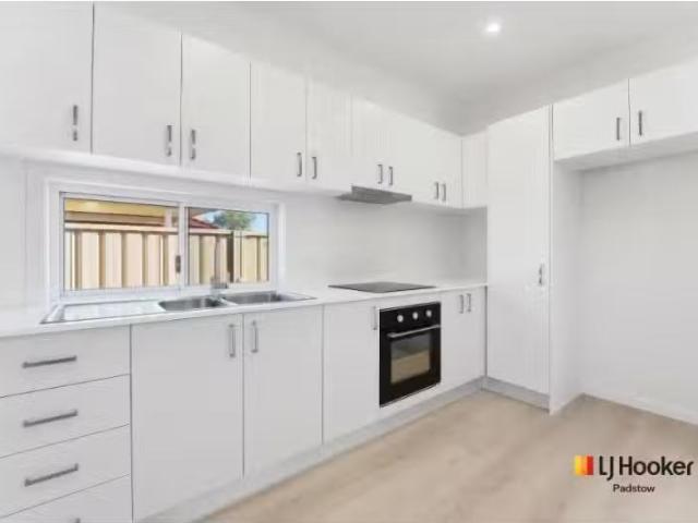 1/27 Craigie Avenue, Padstow House for rent Listed by Ava Are.