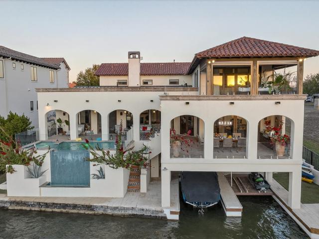 127 Applehead Island Dr, Horseshoe Bay, TX 78657 | MLS #178282