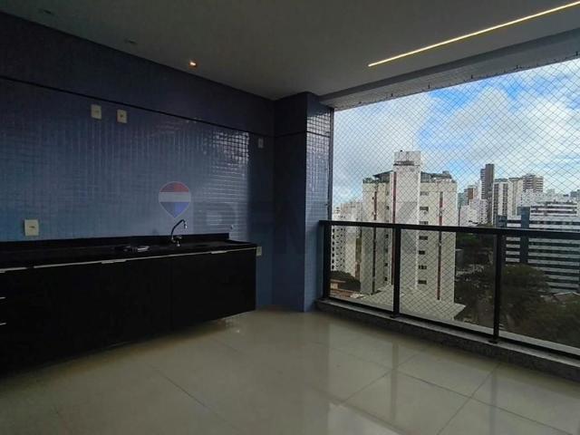127 Área Útil Apartamento Alugar, 3 Dormitórios localizado em Rua Plínio Moscoso, 928 Condomínio Edifício Mar de Saint Tropez Jardim Apipema, Salvador, Bahia, 40155810 | Brasil