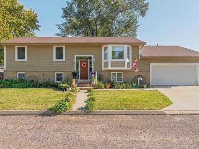 127 Aztec St, Council Bluffs, IA 51501