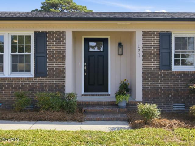 127 Deerwood Drive