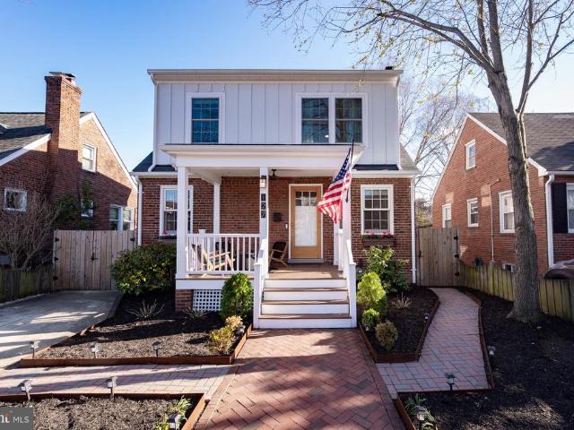 127 E Walnut Street