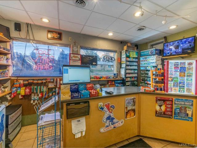 127 E Hewitt Ave, Marquette, MI