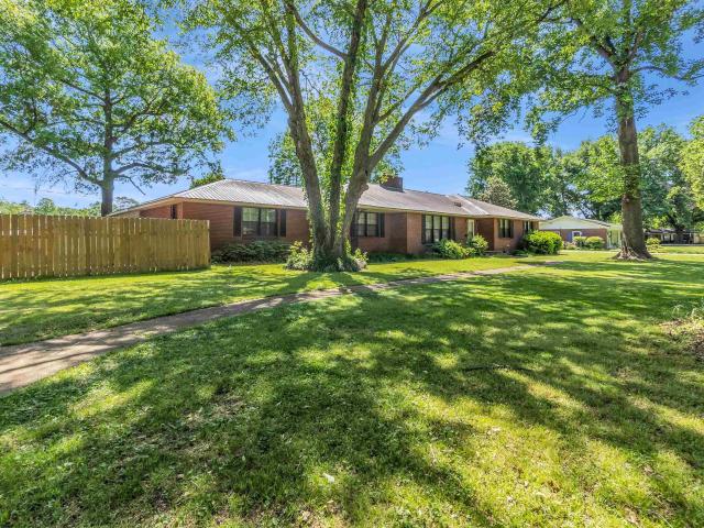 127 East Drive