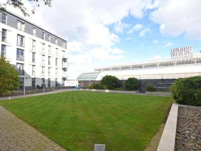 127 Hayes Apartments, The Hayes. House to rent £975 pcm £225 pw