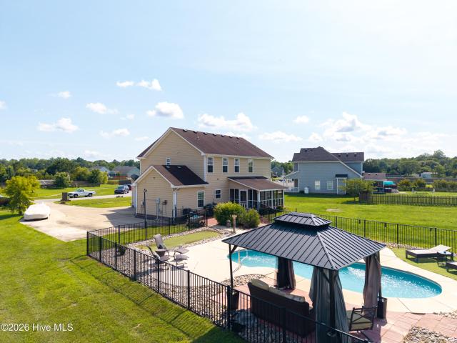 127 NW River Drive