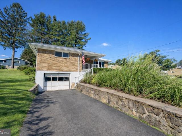 127 S Oakhall Drive