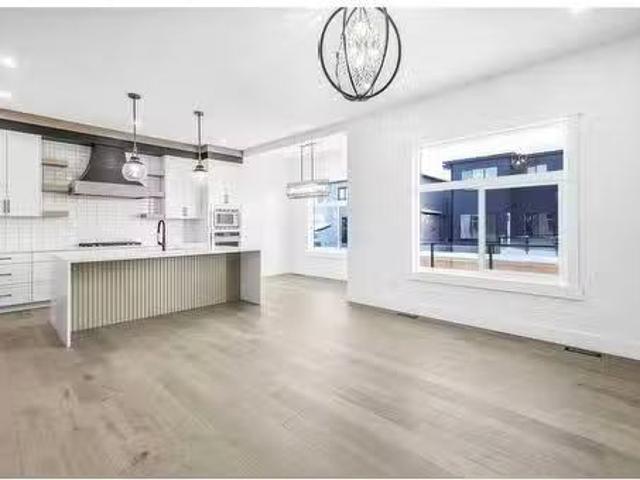 127 Saddlepeace Manor Ne, Calgary, AB, T3J 2H9 house for sal.