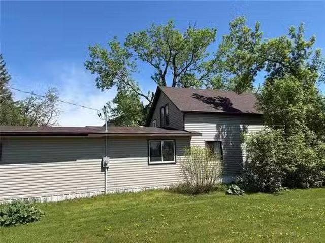 127 Second Avenue E, Benito, MB, R0L 0C0 house for sale Lis.
