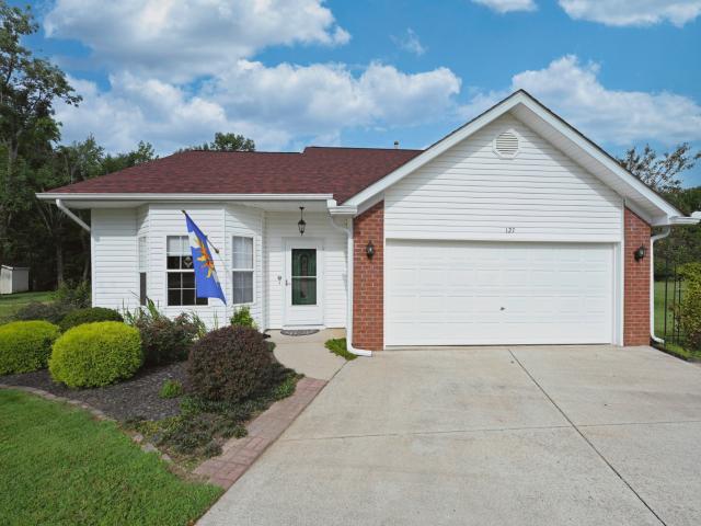 127 Pleasant Ln