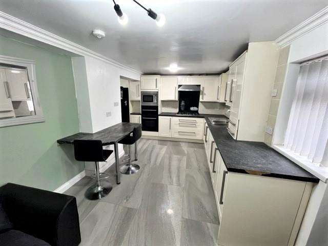 127 Quinton Road, Metchley, B17 0PY, United Kingdom | 6 bed townhouse for rent #85169824 | Rentberry