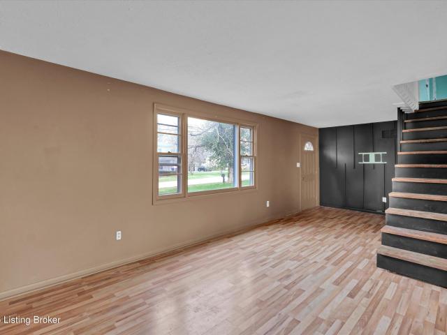 127 Rollington Rd