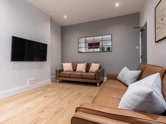 127 Radford Boulevard, Nottingham NG7, 5 bed property to rent, £698 pppm | PrimeLocation