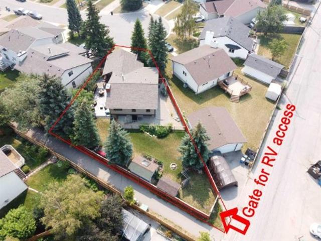 127 Ranchridge Court Nw, Calgary, AB, T3G 1W4 house for sale | Listing ID A2334 | Royal LePage