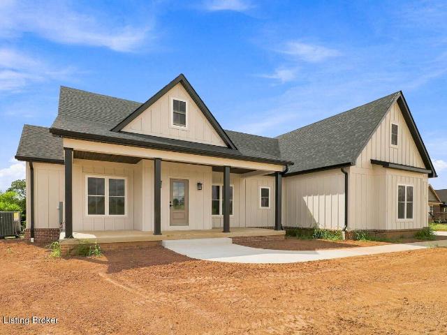 127 Woodford Dr